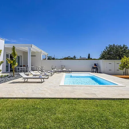 Villa Ares By